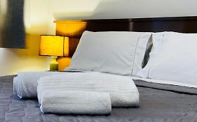 Studio moderno em itapõa com ar condicionado, Wi-Fi e perto da praia